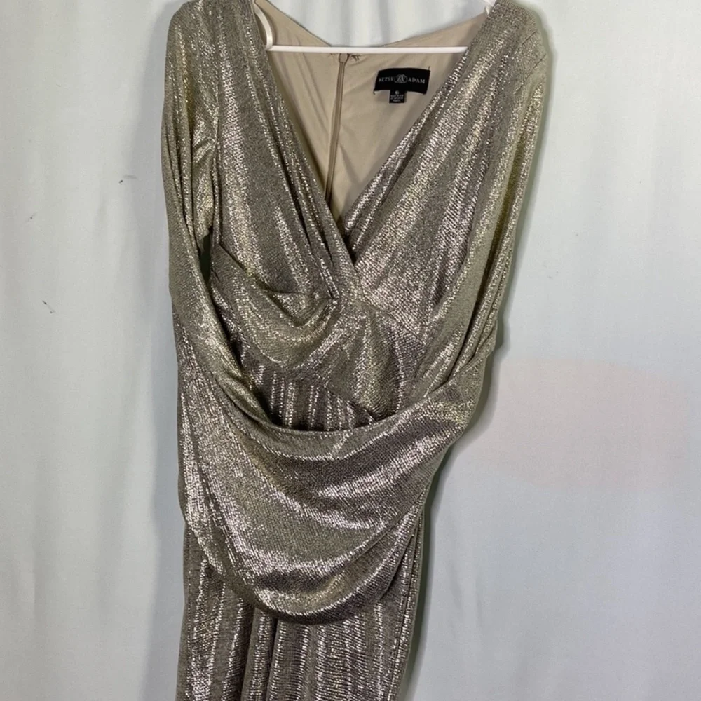 Betsy & Adam Metallic Cape-Sleeve Gown- Size 6 - Picture 5 of 10